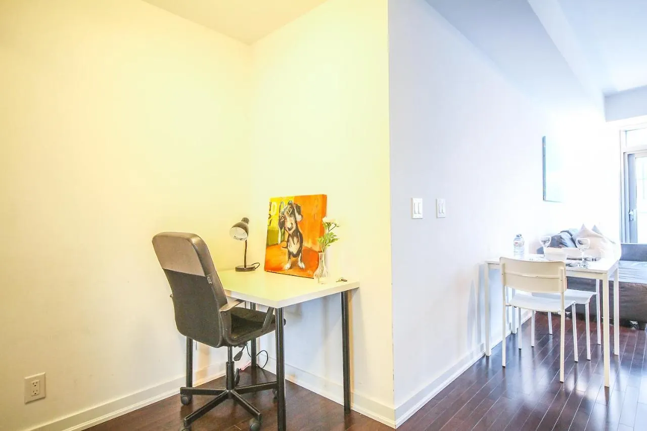 York Suites トロント 4*,