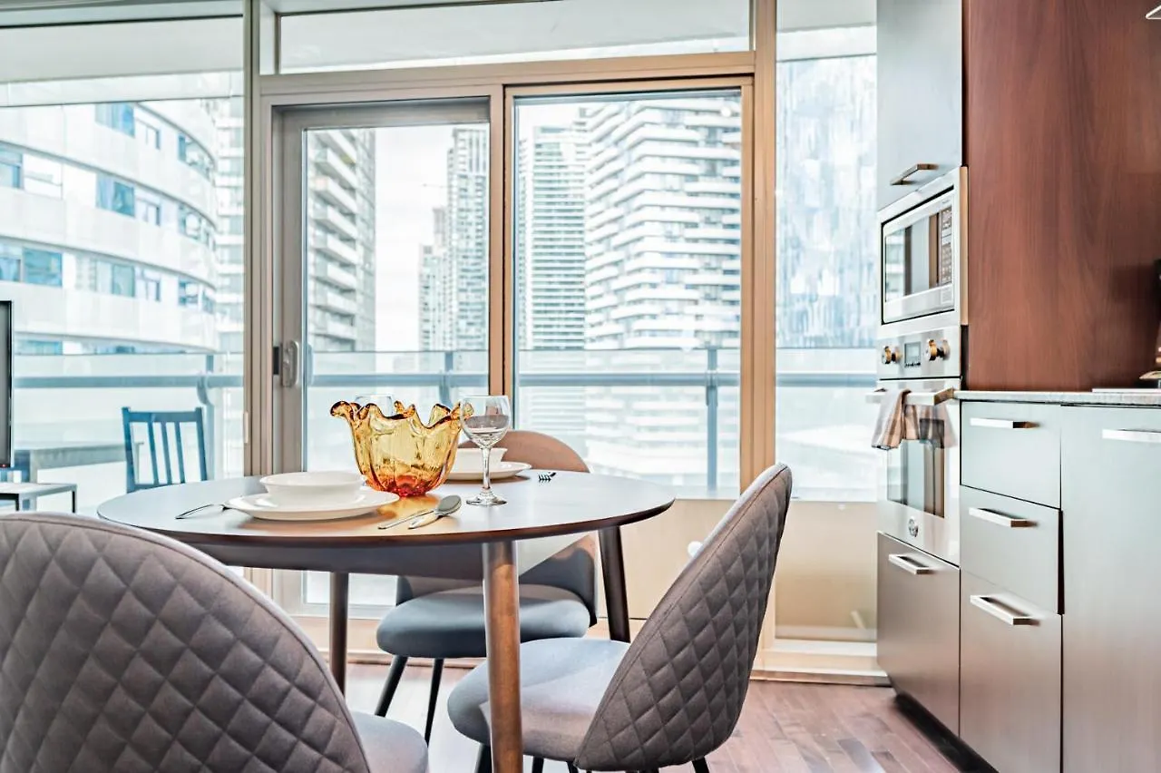 ホテル York Suites トロント