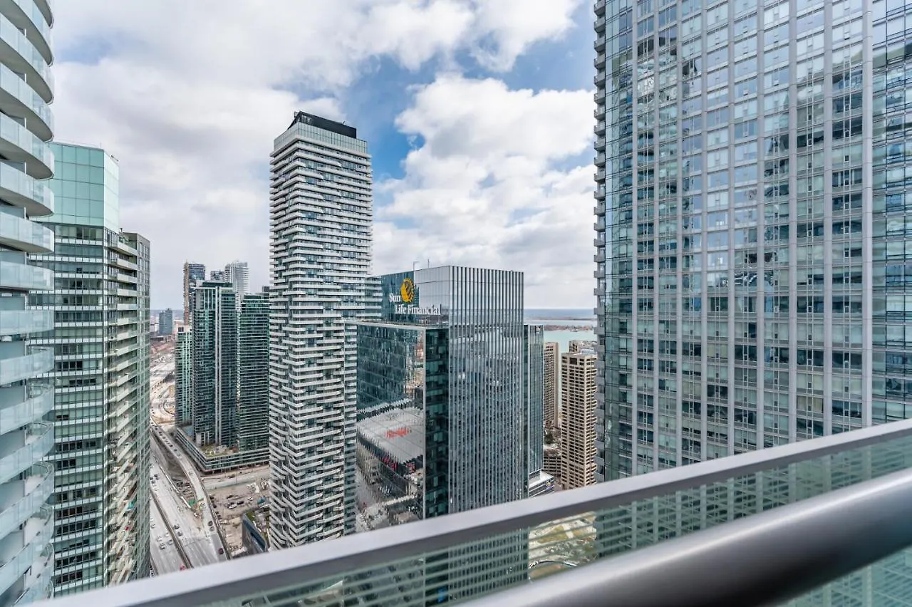 Hotel York Suites Toronto