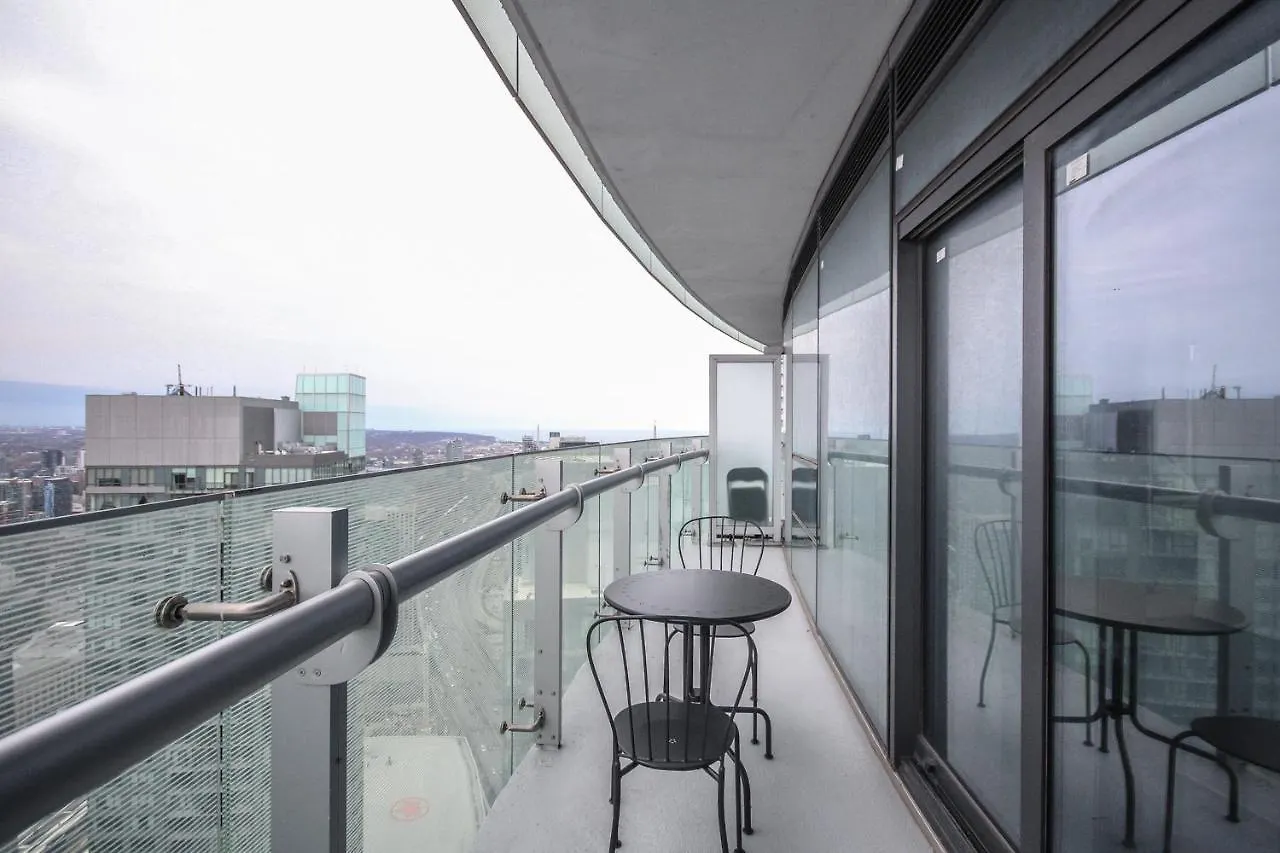 Hotel York Suites Toronto
