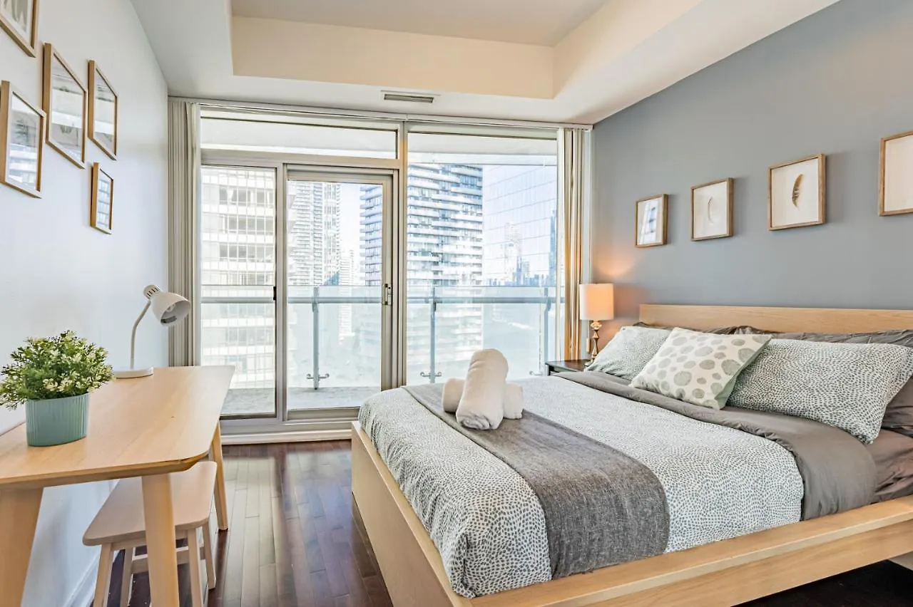 York Suites トロント 4*,