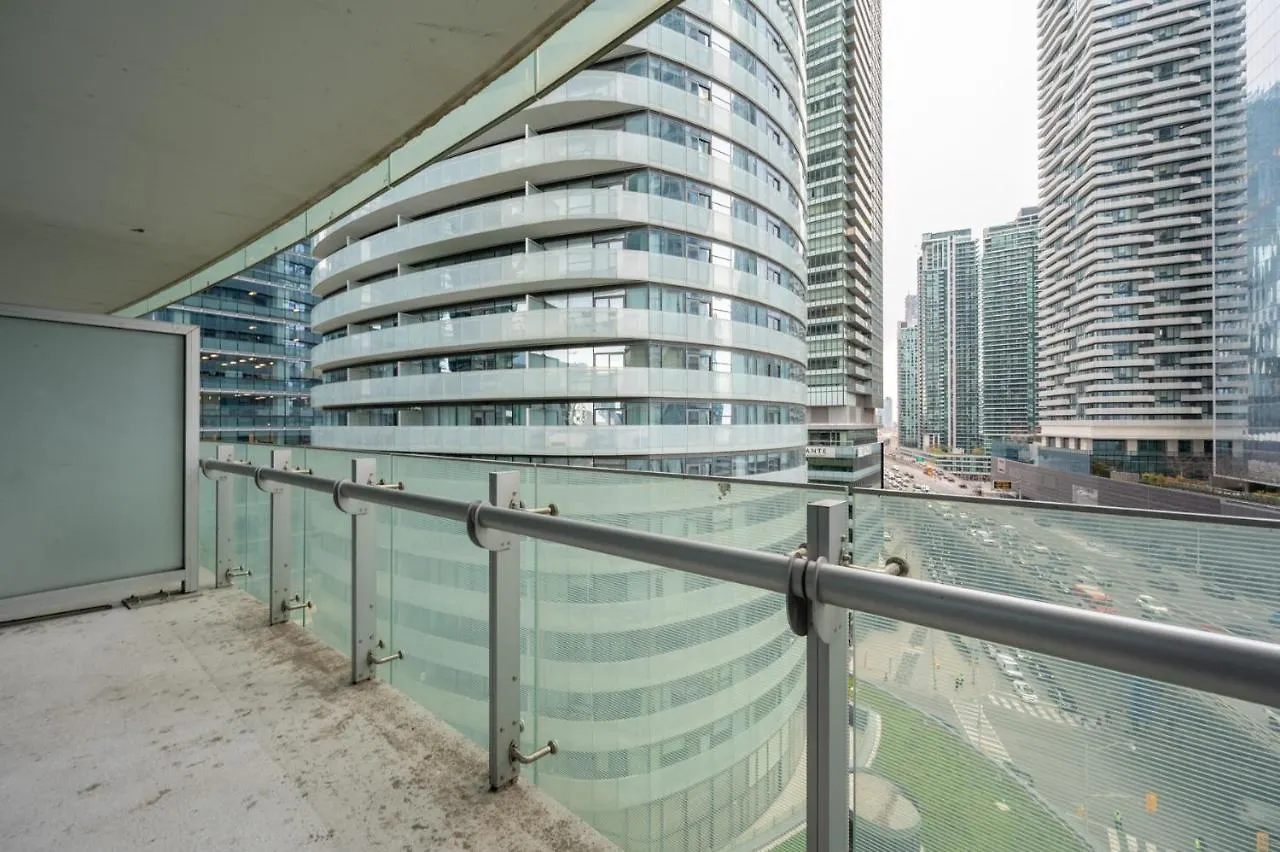 Hotel York Suites Toronto