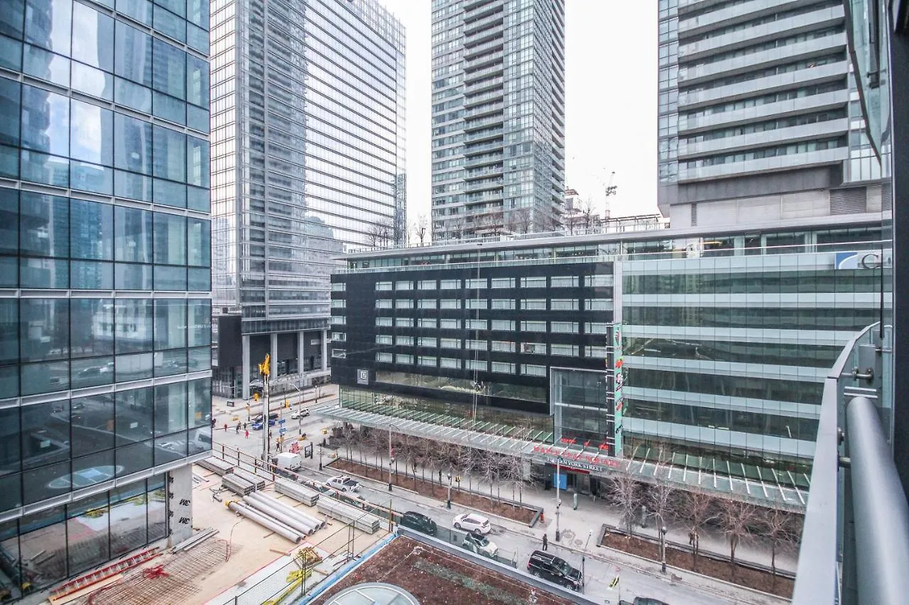 York Suites Toronto 4*,