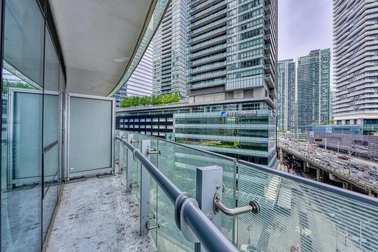 York Suites Toronto 4*,