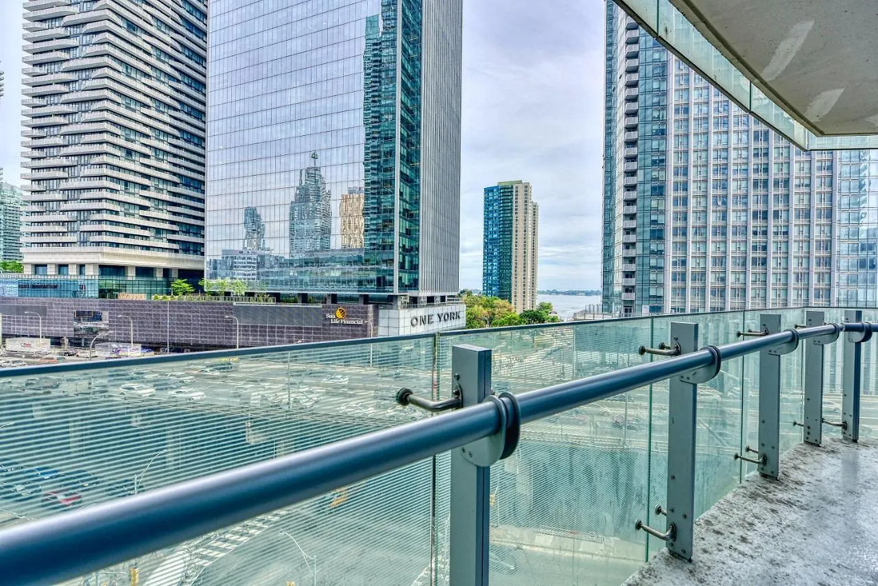 **** Hotel York Suites Toronto Canada