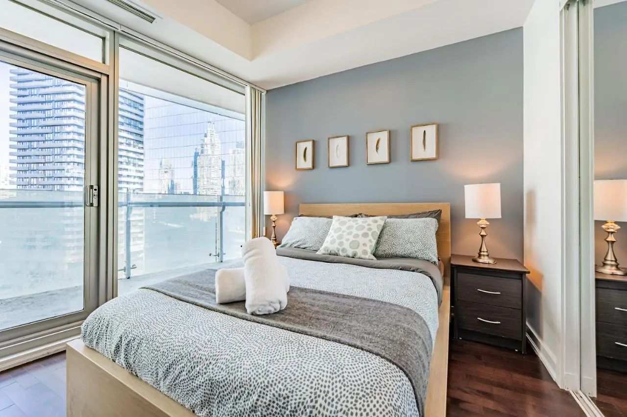York Suites Toronto 4*,