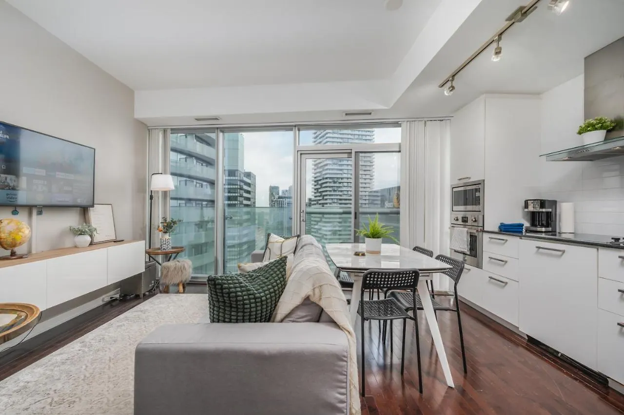 York Suites Toronto 4*,  Kanada