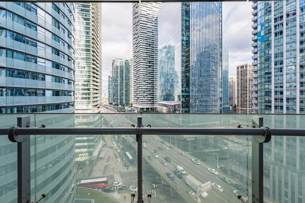 Hotel York Suites Toronto