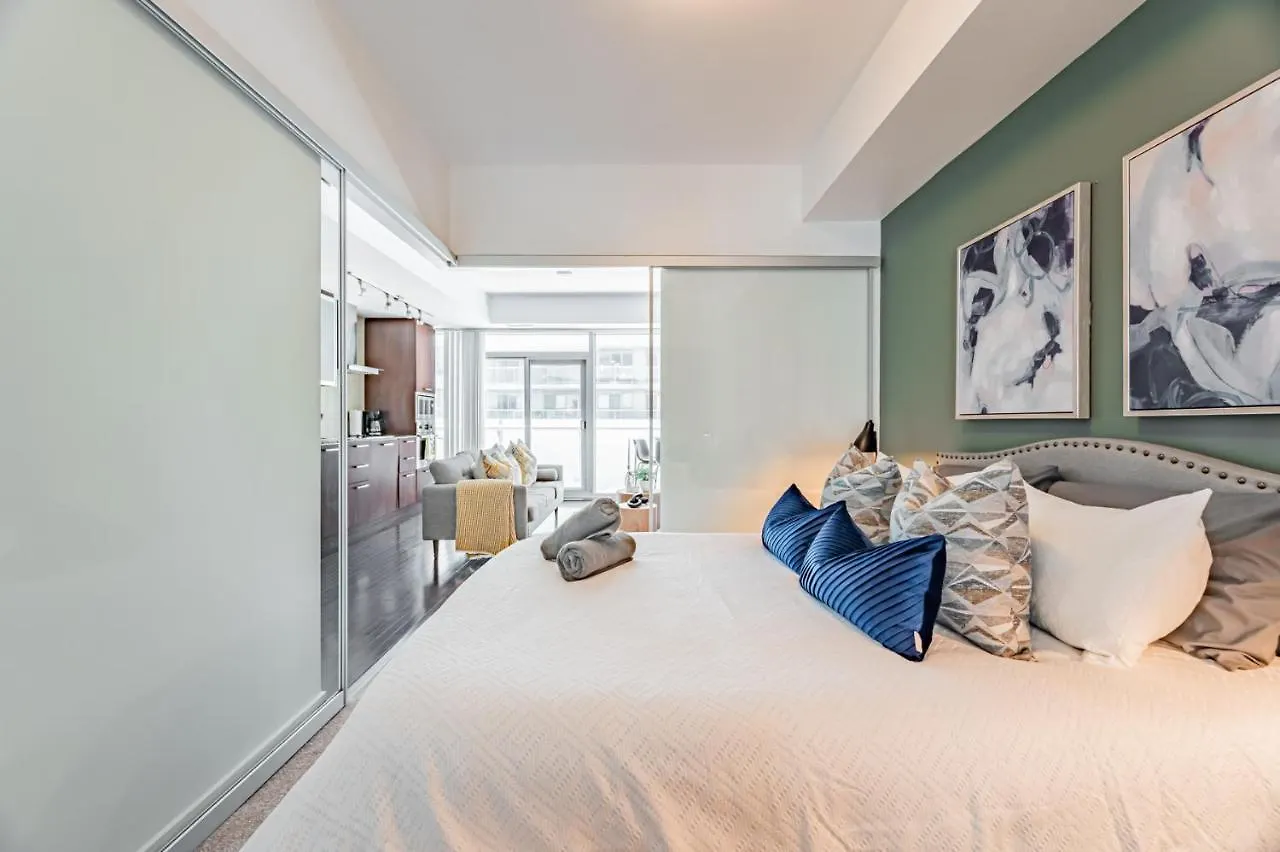 York Suites Toronto Hotel