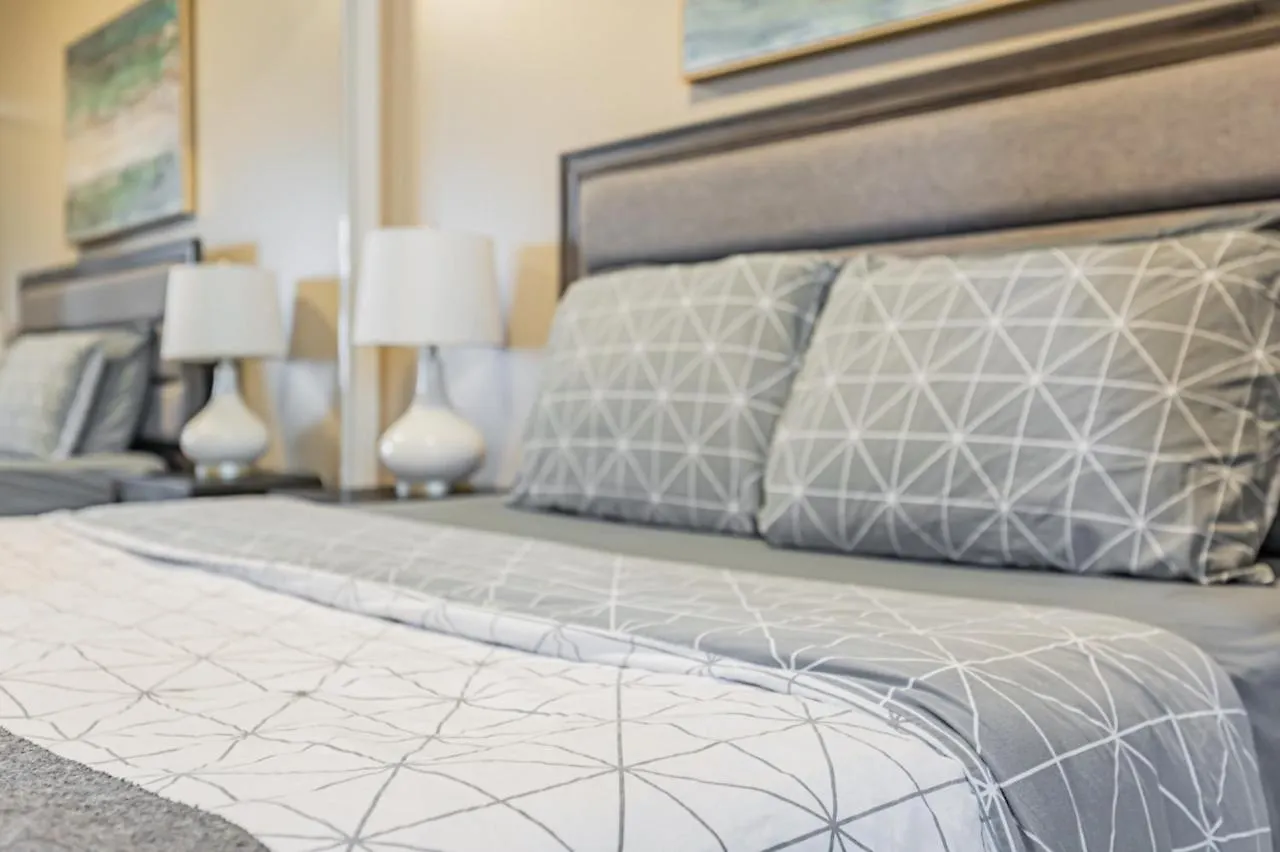 York Suites Toronto Canada