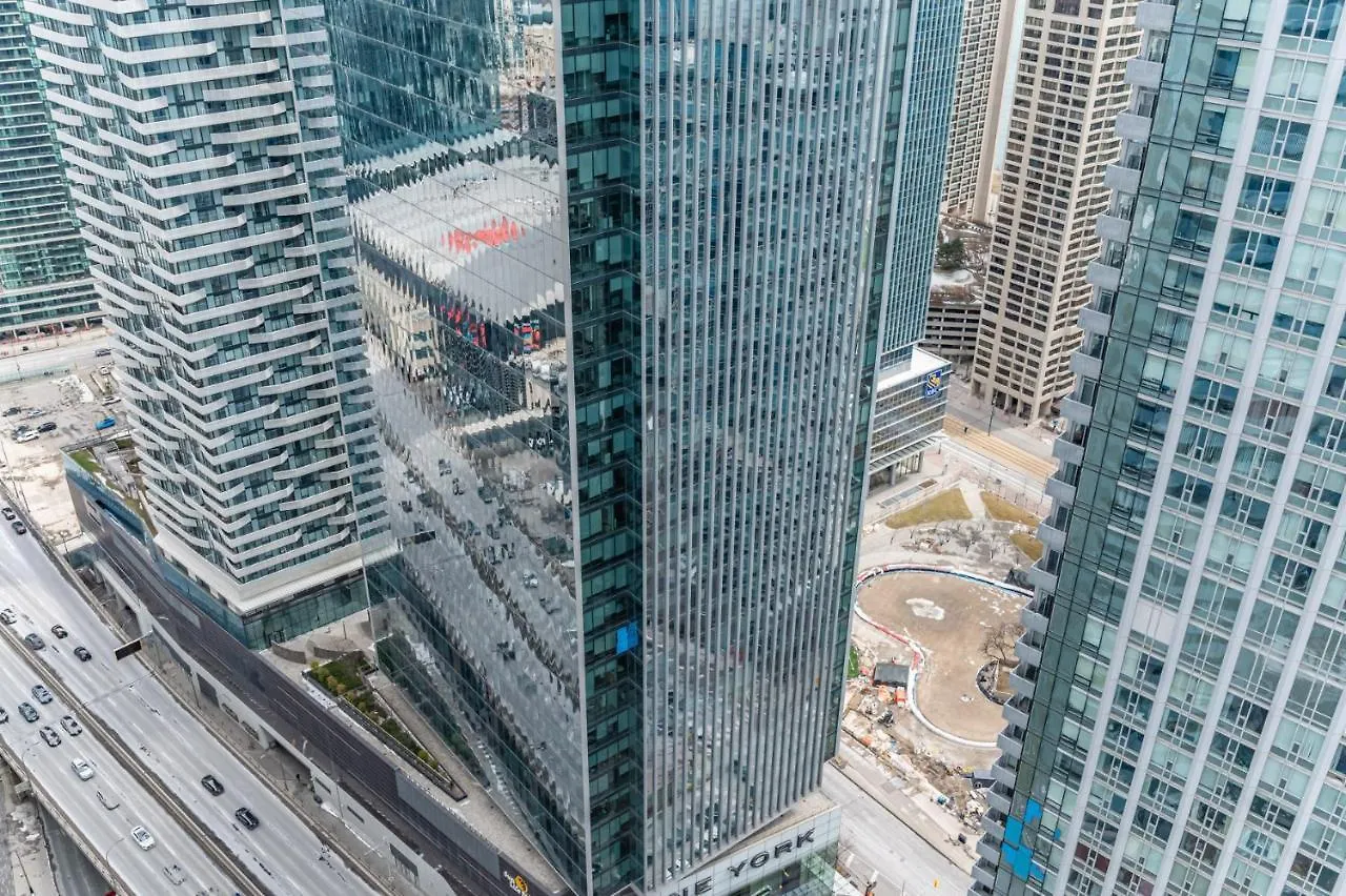 York Suites Toronto 4*,