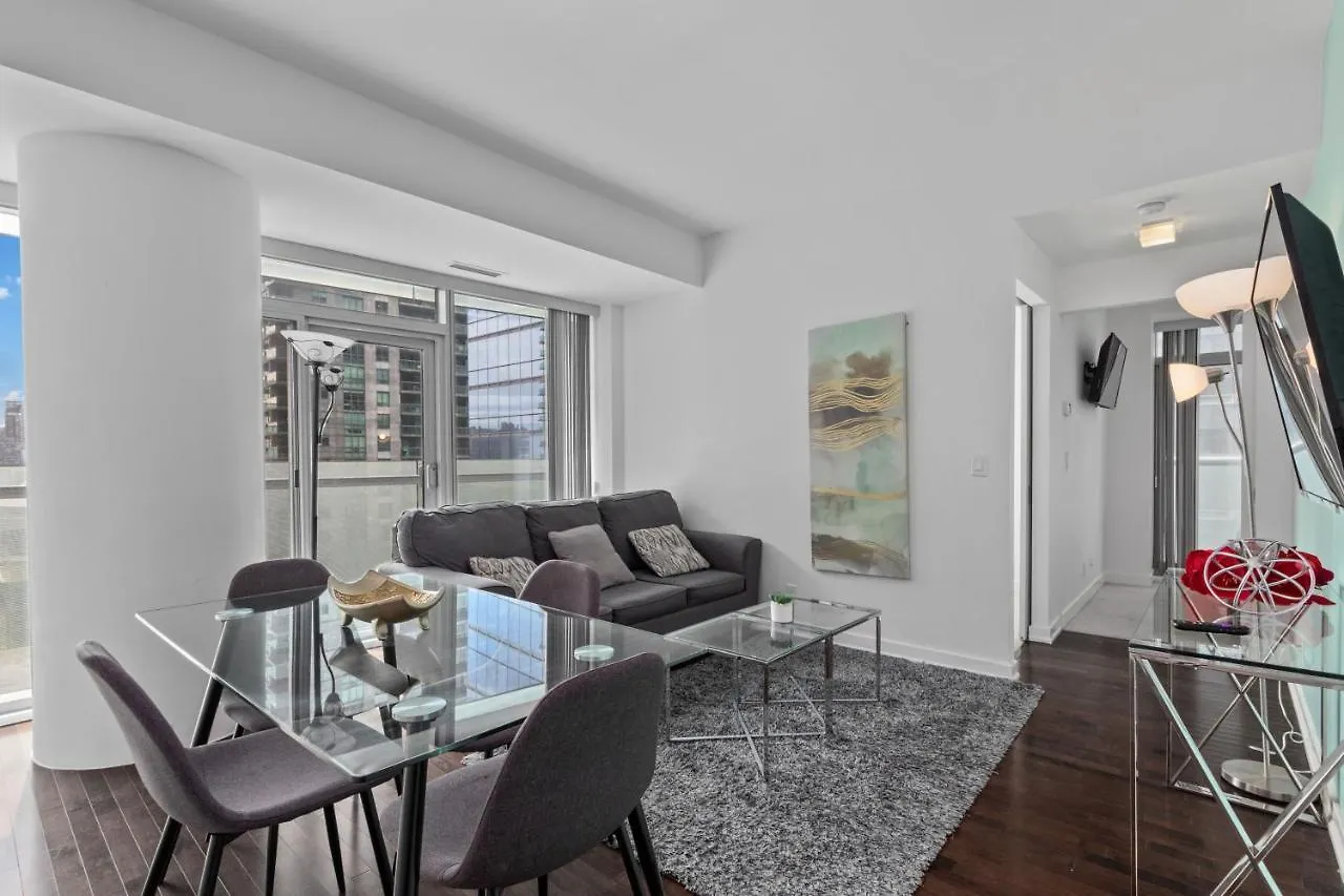 York Suites Toronto 4*,